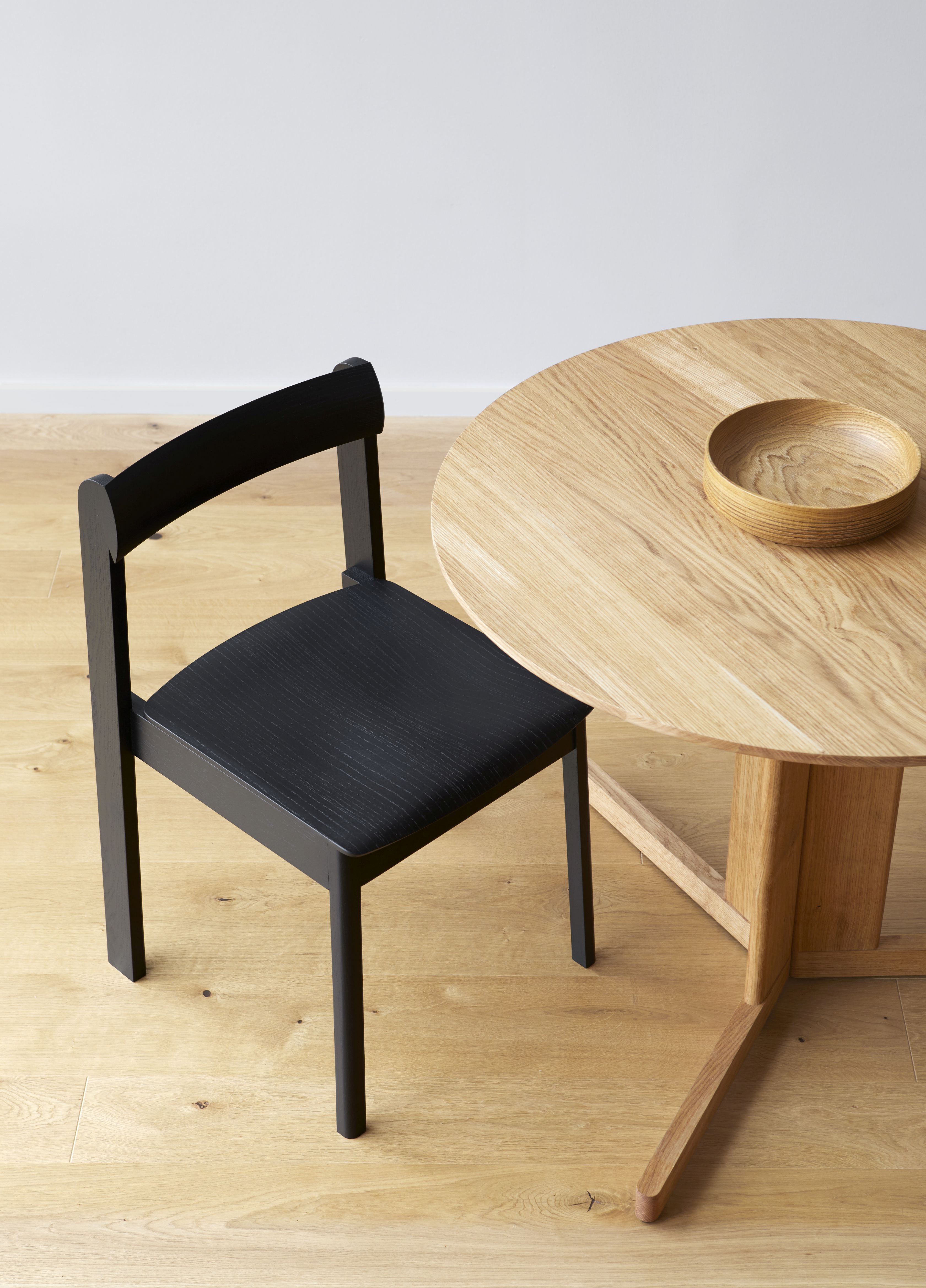Trefoil Tisch Ø 75 Eiche Form & Refine