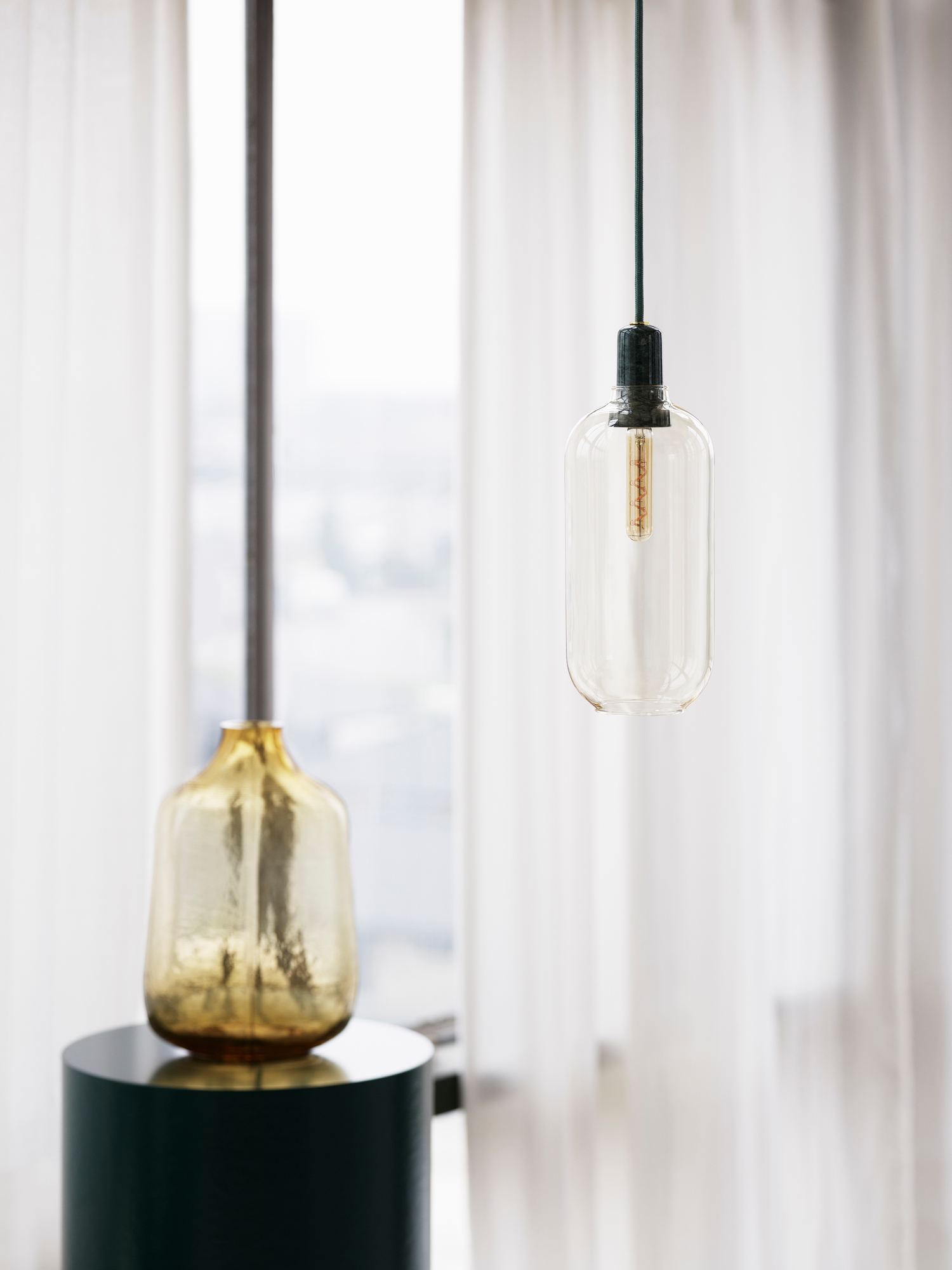 Amp Lamp Hängeleuchte  Ø 11,2 x H 26 cm / GOLD-GRÜN Normann Copenhagen EINZELSTÜCK