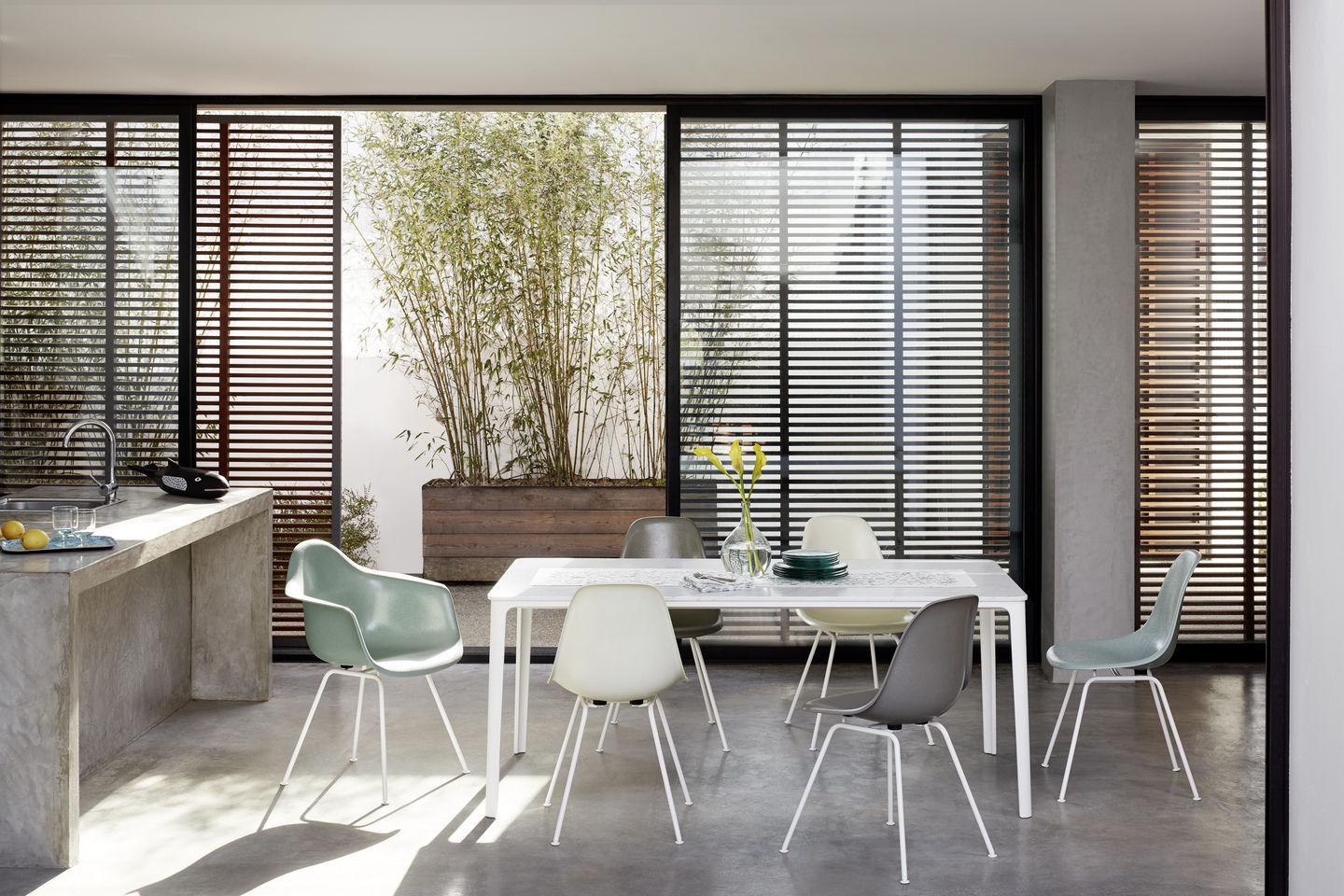 Eames Fiberglass Chair DSX Stuhl mit Sitzpolster Vitra