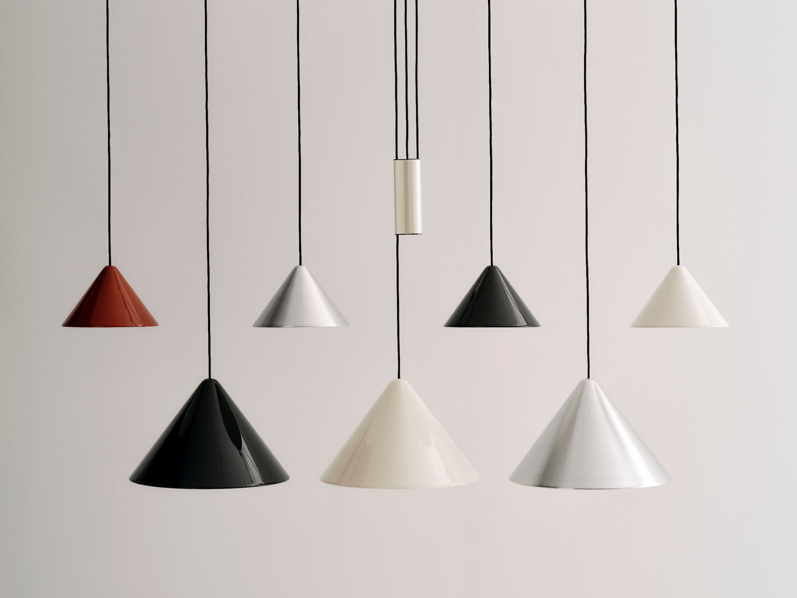 Compass Pendant 260 Pendelleuchte Aluminium Soft black Hay