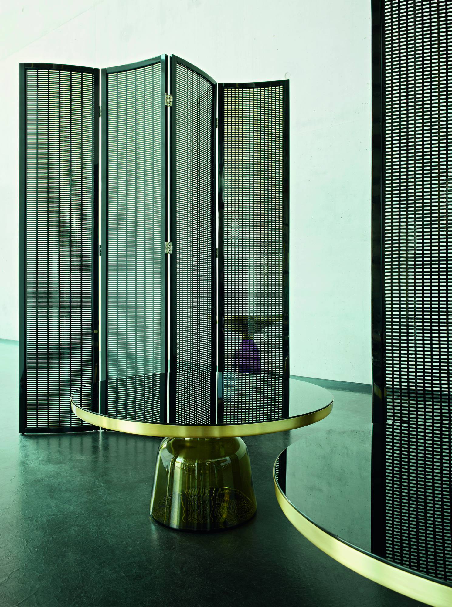 Bell Coffee Table Couchtisch Messing Quarz-grau ClassiCon EINZELSTÜCK
