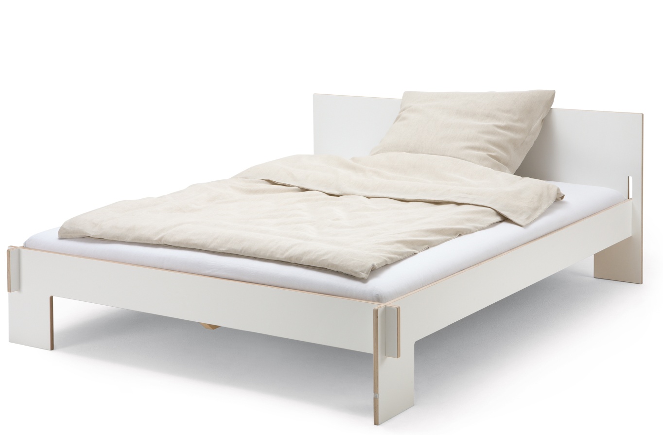 Siebenschläfer Bett mit Kopfteil Nils Holger Moormann