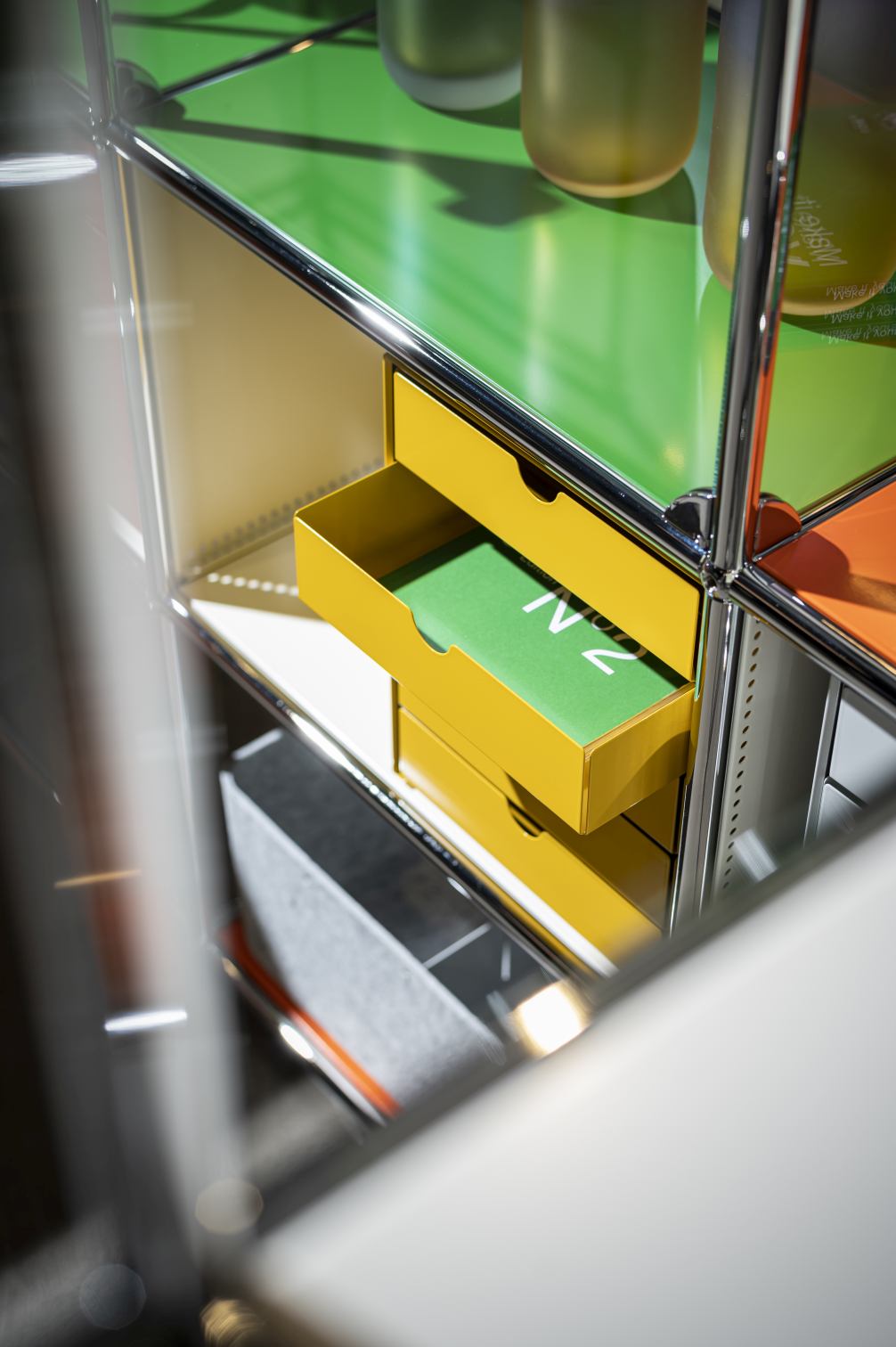 USM Haller Inos Kastenset C4 mit 5 Schalen geschlossen Home Office