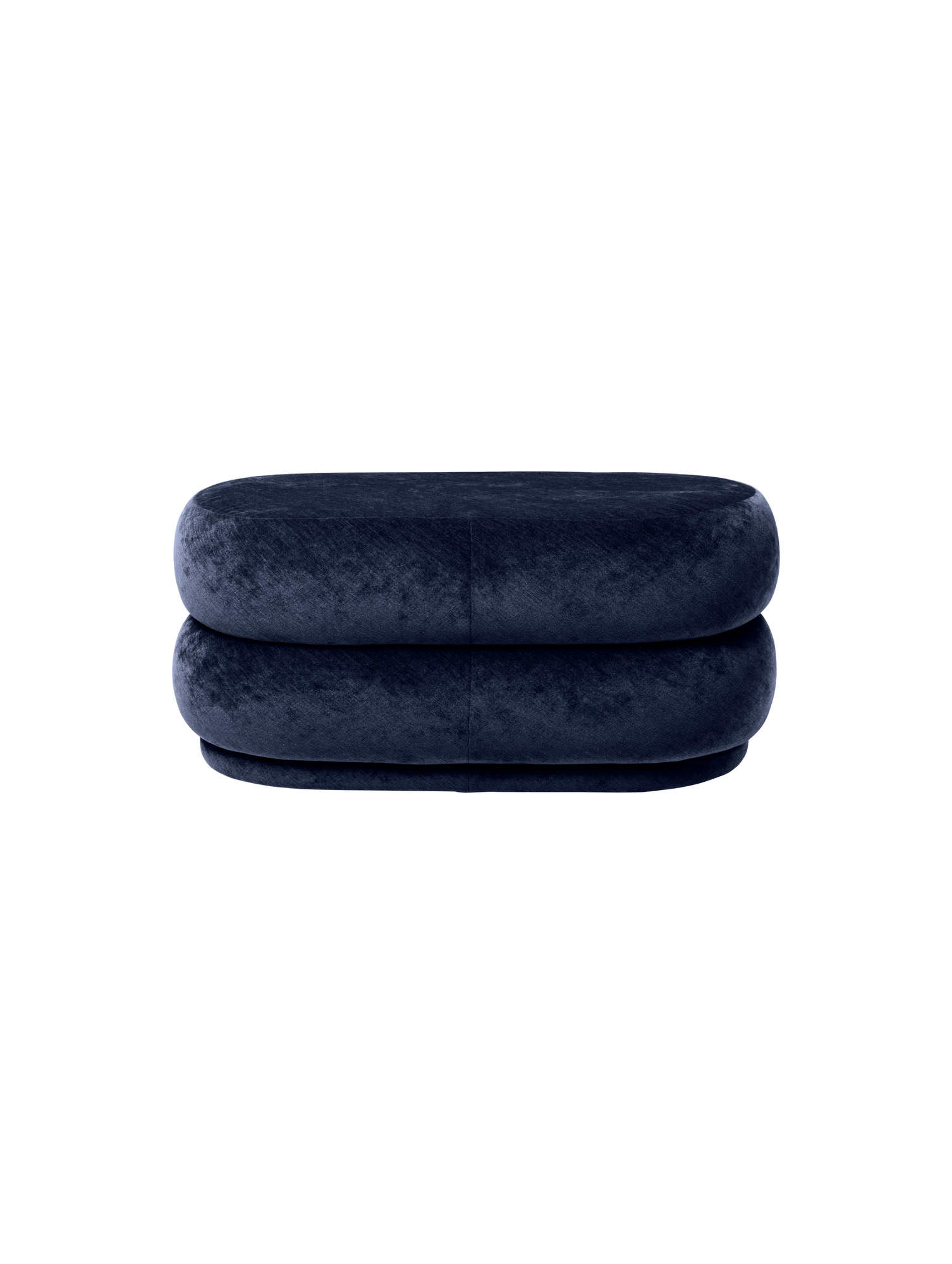 Ovaler, dunkelblauer Samt Pouf Hocker von Ferm Living, ideal als Sitzgelegenheit oder Fußhocker.