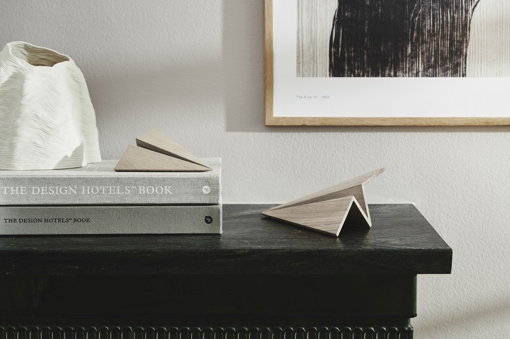 Maverick Paperplane Holzfigur Papierflugzeug Boyhood EINZELSTÜCK