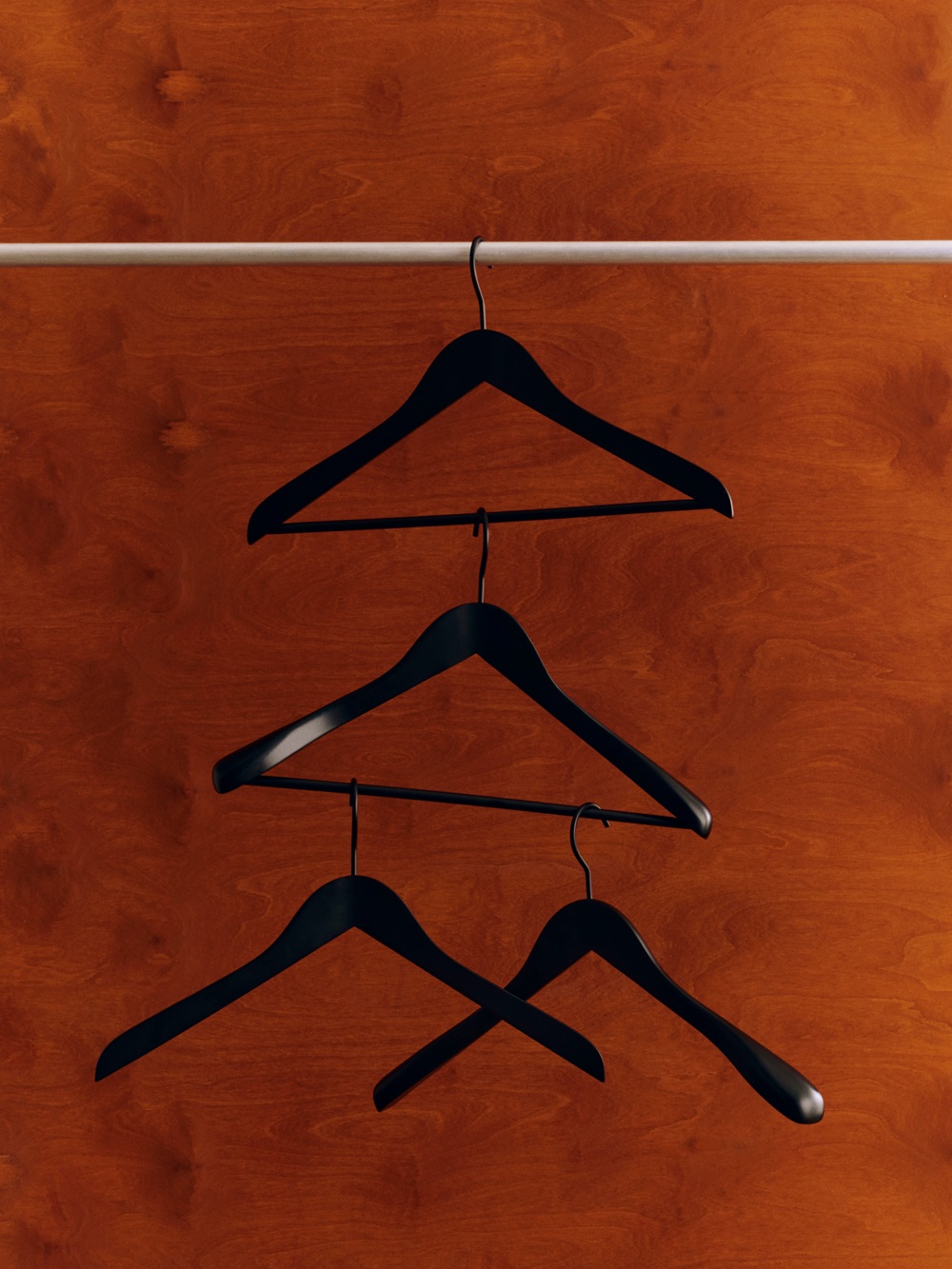 Smooth Coat Hanger with Bar Wide Kleiderbügel 4er-Set Hay