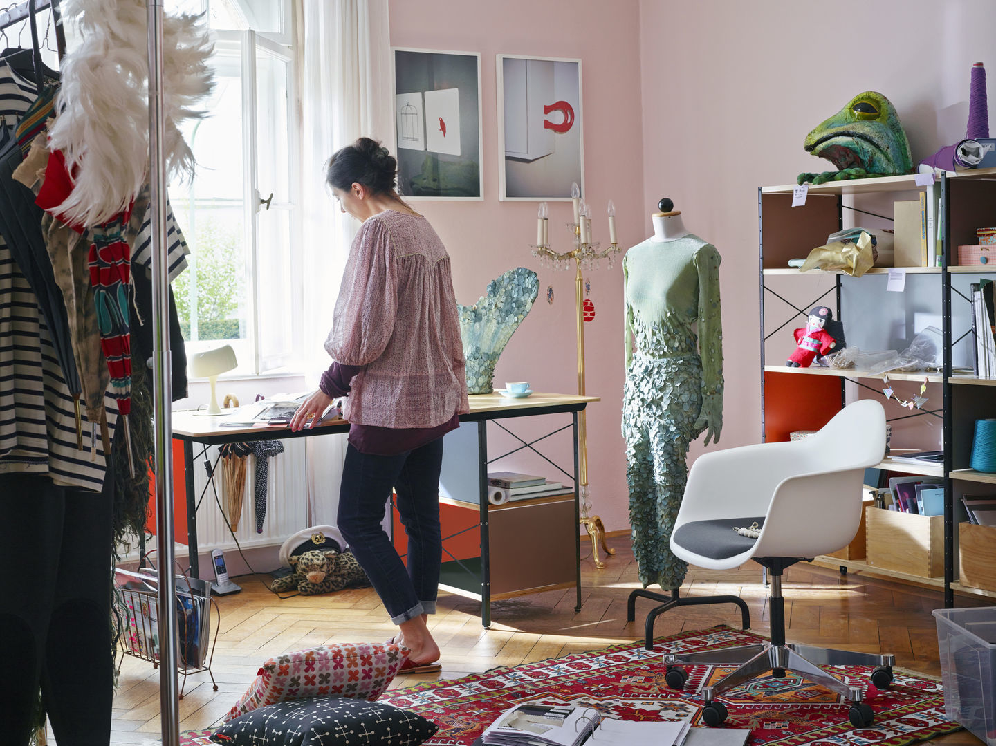 Eames Plastic Arm Chair PACC mit Sitzpolster Vitra