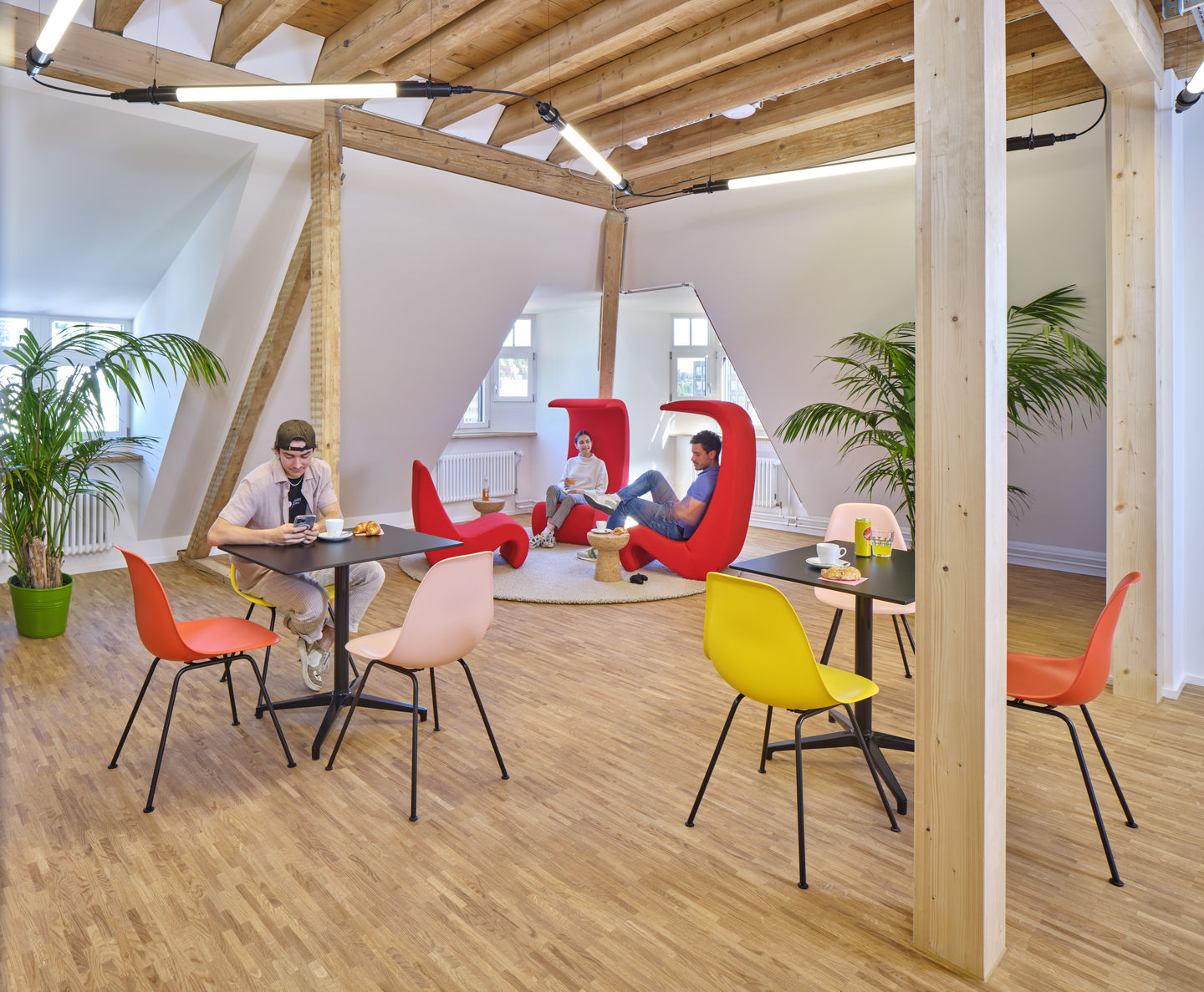 Eames Fiberglass Chair DSX Stuhl mit Sitzpolster Vitra