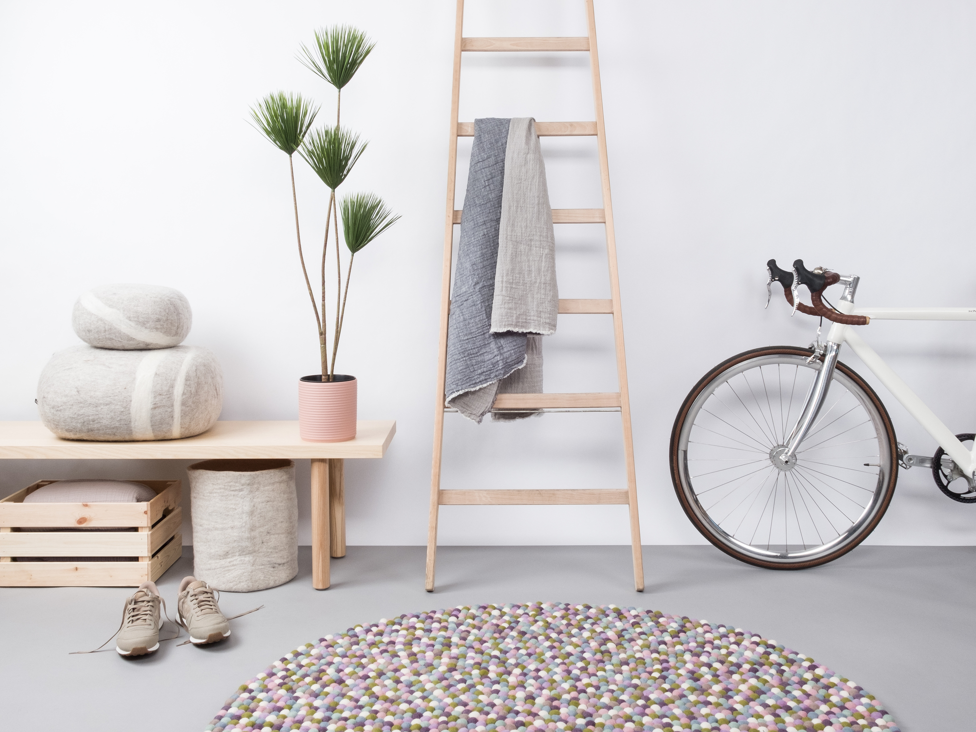 Filzkugel Teppich rund 160 cm myfelt