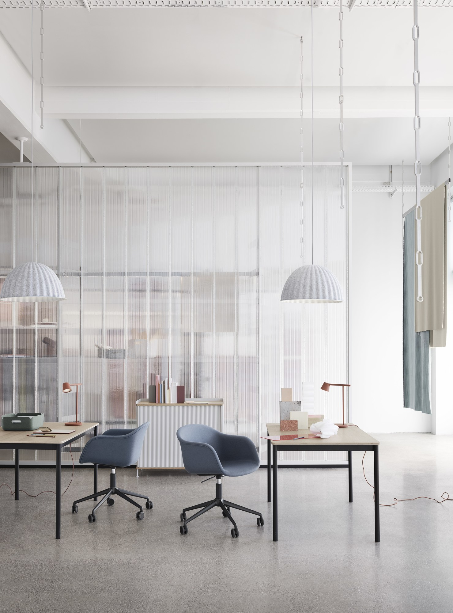 Under The Bell Pendant Lamp 55 Pendelleuchte Muuto