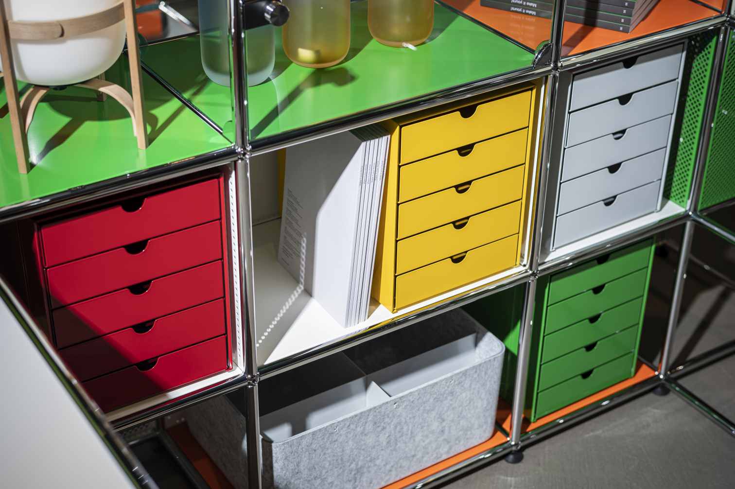 USM Haller Inos Kastenset C4 mit 5 Schalen geschlossen Home Office