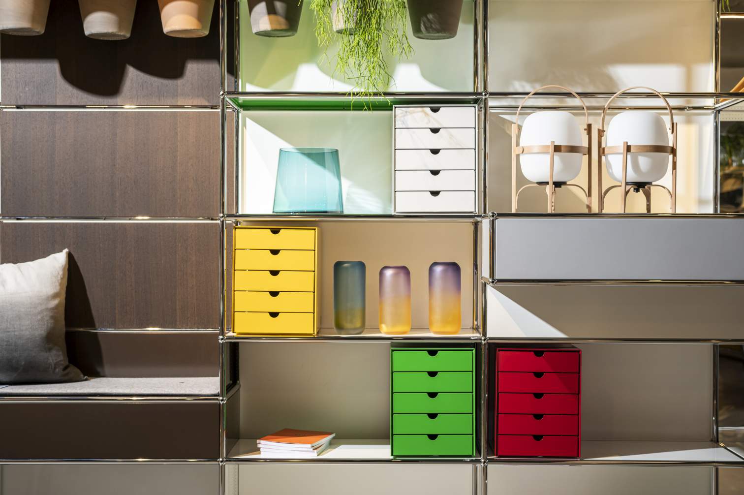 USM Haller Inos Kastenset C4 mit 5 Schalen geschlossen Home Office