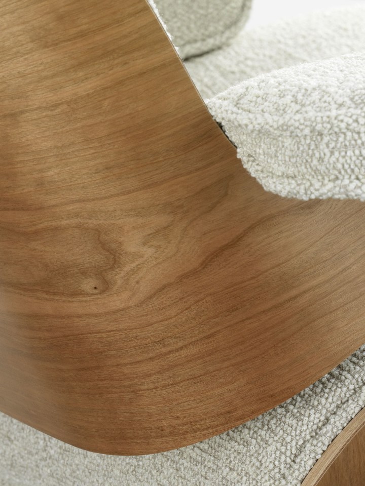 Eames Lounge Chair & Ottoman Sessel VORZUGSKOMBINATION Nubia, cream sand, poliert, Kirschbaum