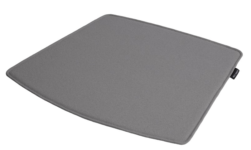 Dunkelgraues Sitzkissen für Vico Stuhl von Fritz Hansen, quadratisch mit abgerundeter Vorderseite.