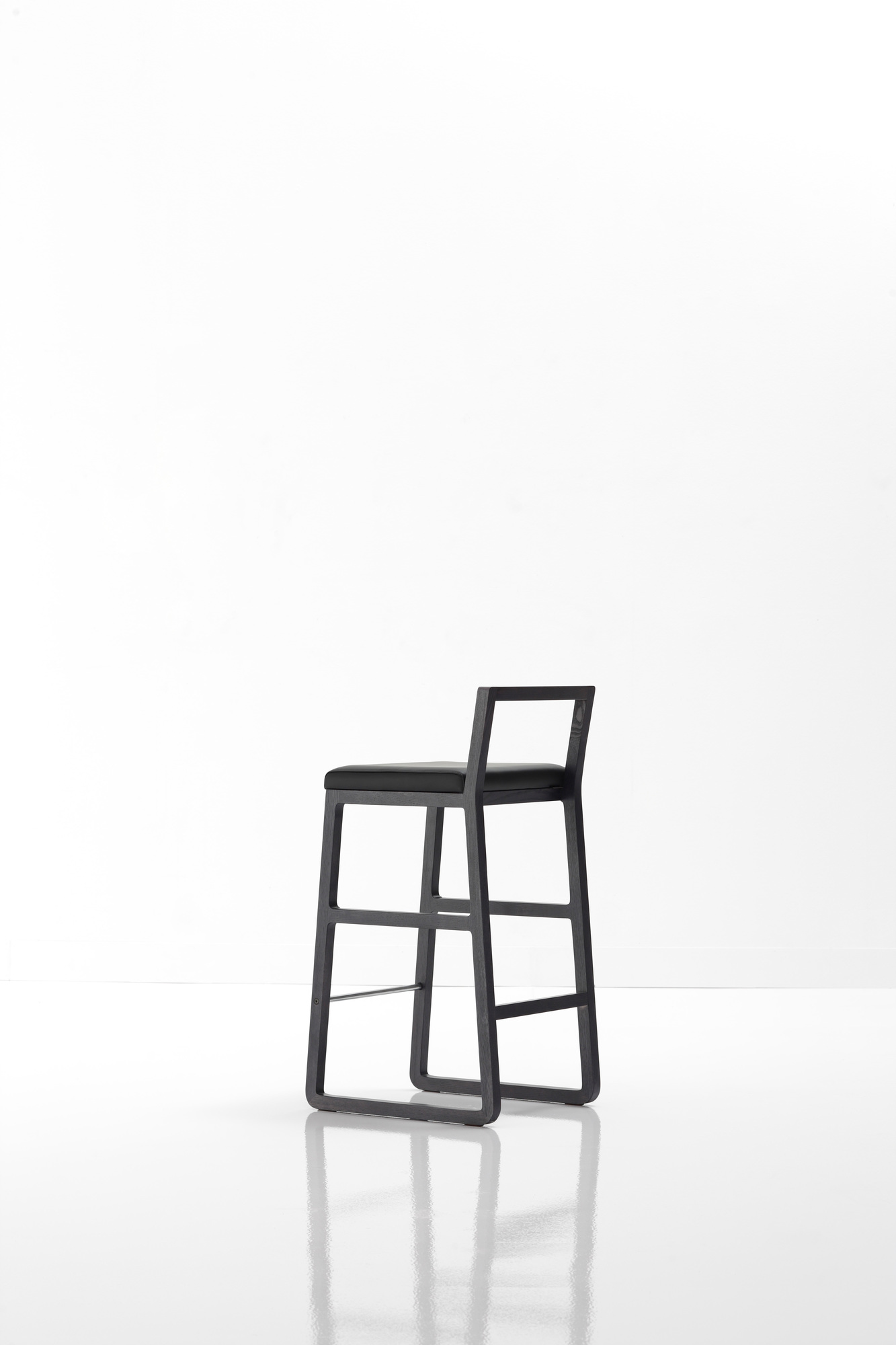 Midori Hocker Schwarz Sancal
