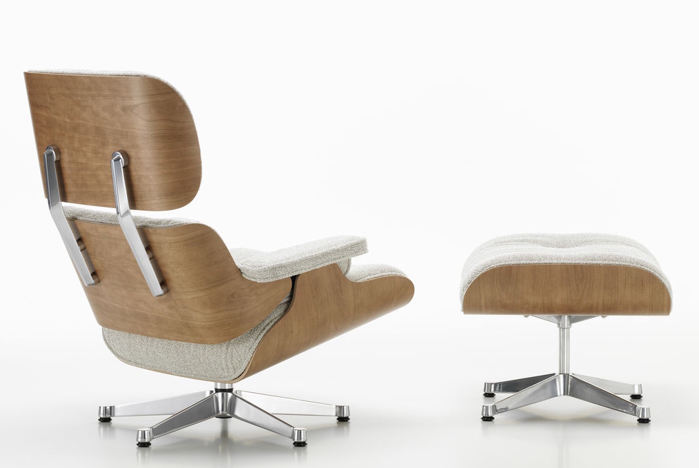 Eames Lounge Chair & Ottoman Sessel VORZUGSKOMBINATION Nubia, cream sand, poliert, Kirschbaum