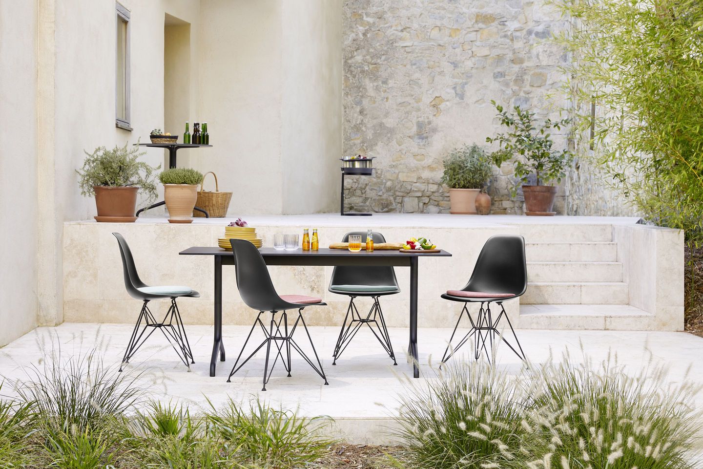 Eames Fiberglass Chair DSR Stuhl Vitra