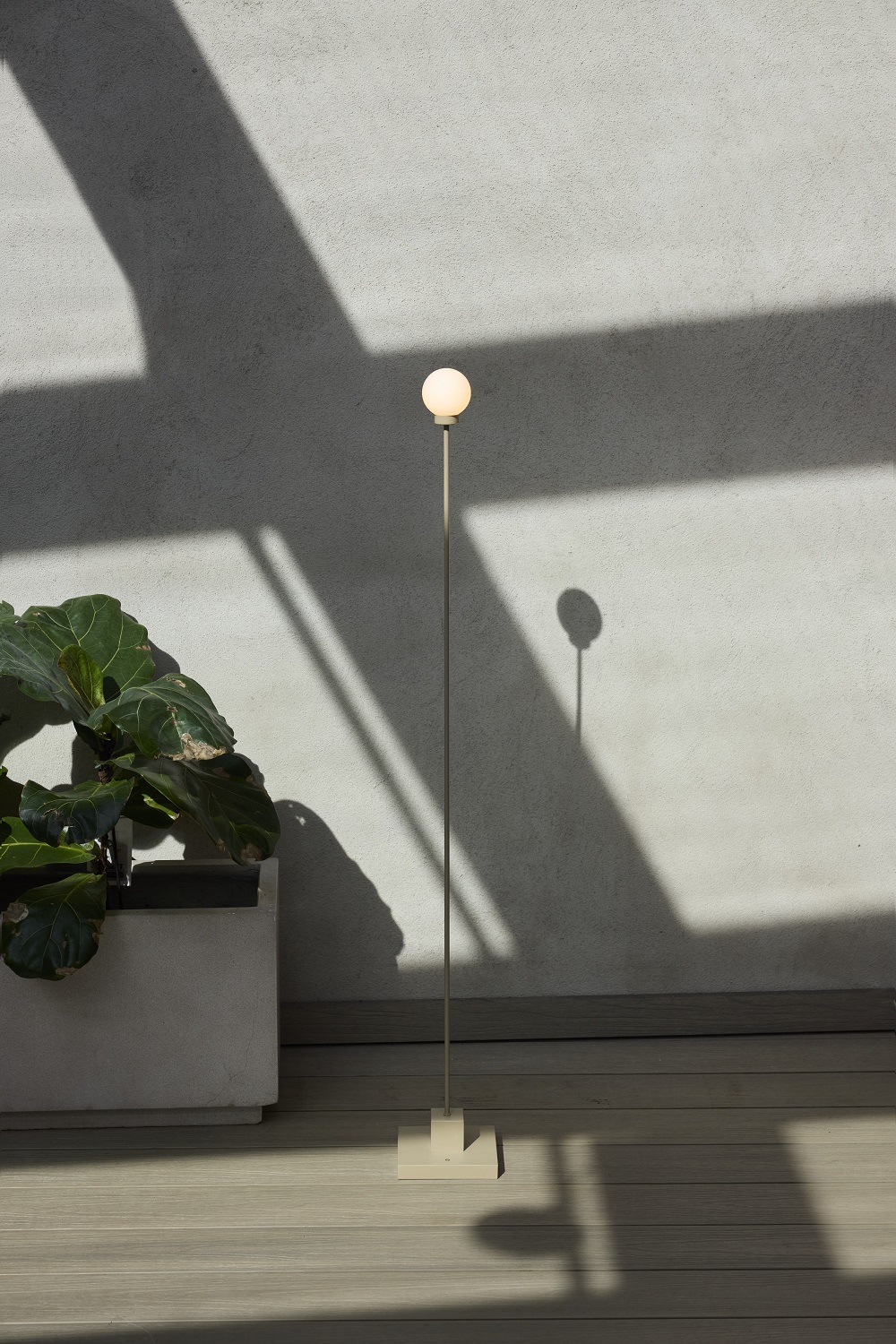 Snowball Portable Floor lamp Stehleuchte Northern