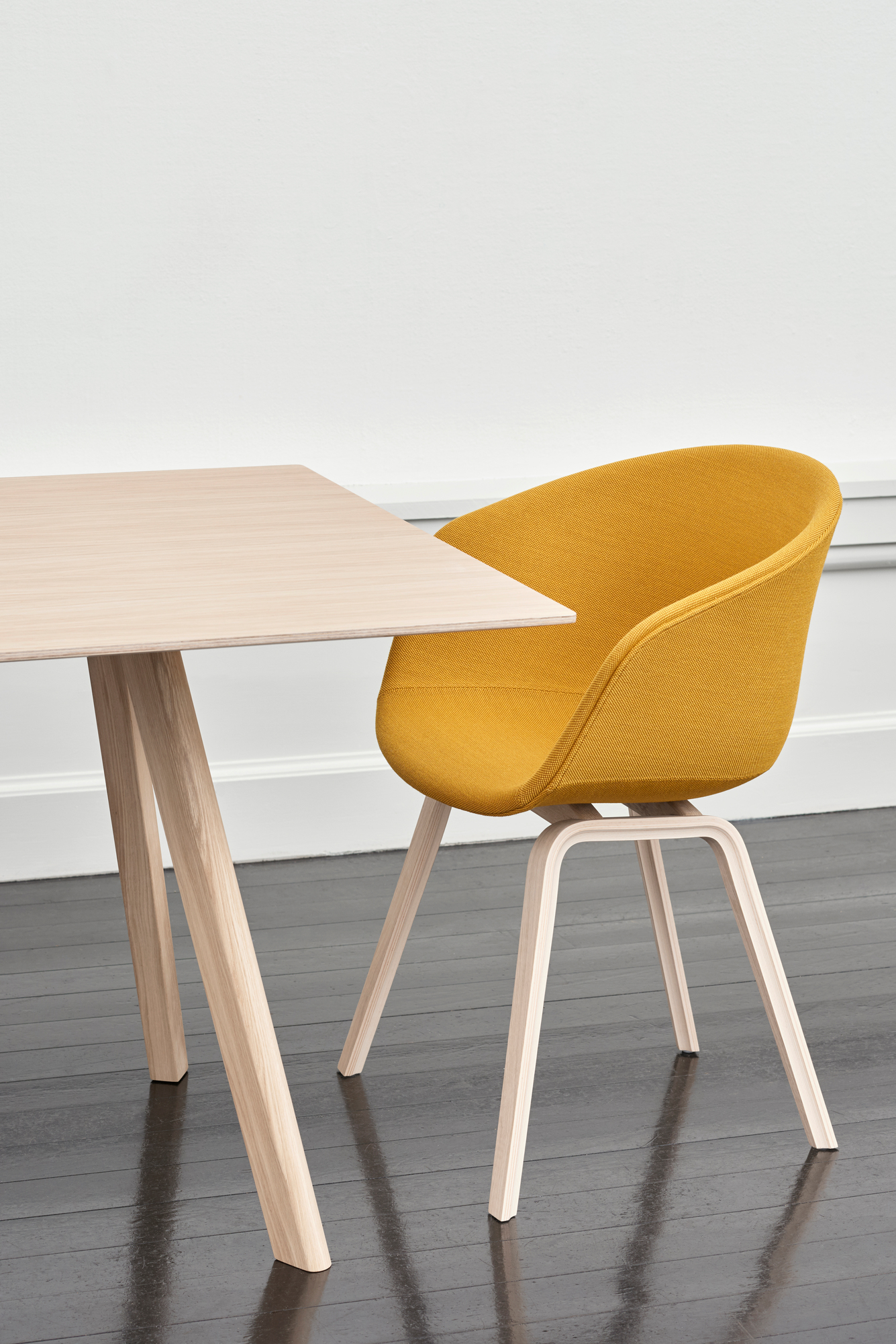 About A Chair AAC23 / AAC 23 Stuhl mit Vollpolster Hay