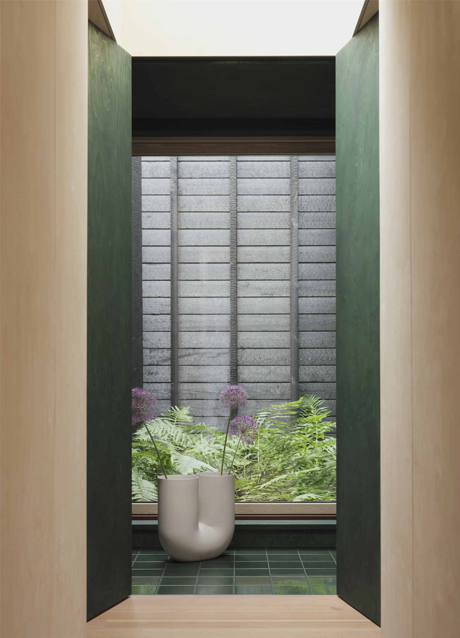 Kink Vase Sand H 39 cm Muuto