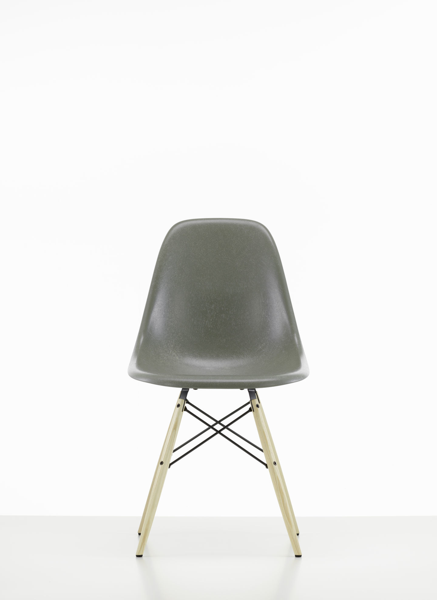 Eames Fiberglass Chair DSW Stuhl Vitra Farben 2019 Esche Honigfarben - Navy blue