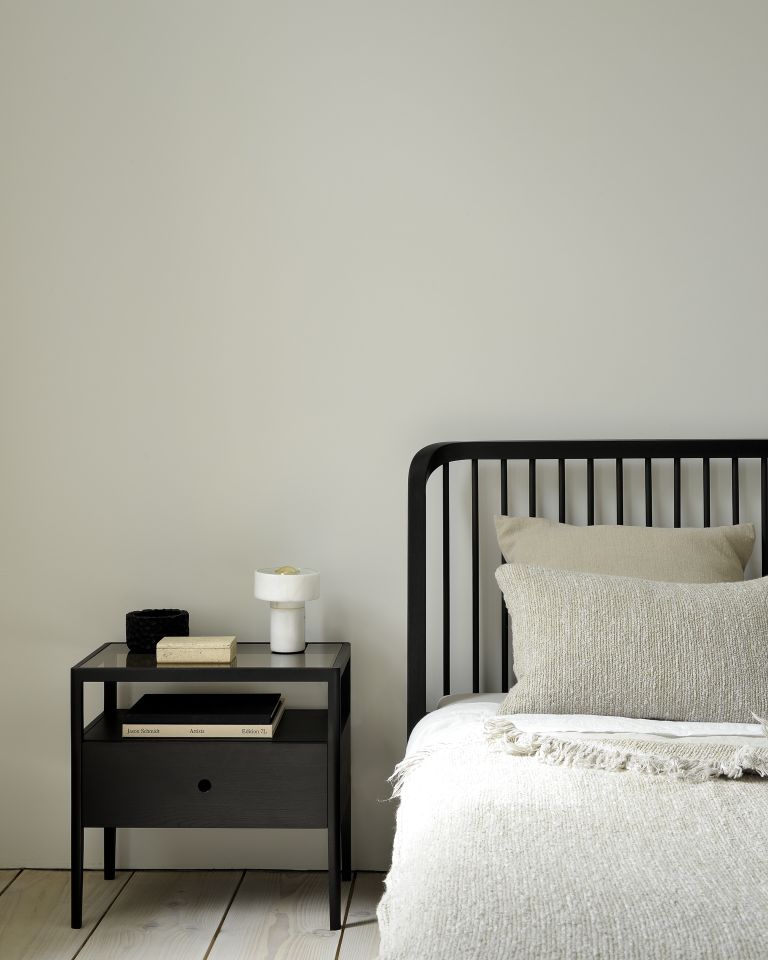 Spindle Bett Eiche Schwarz Ethnicraft