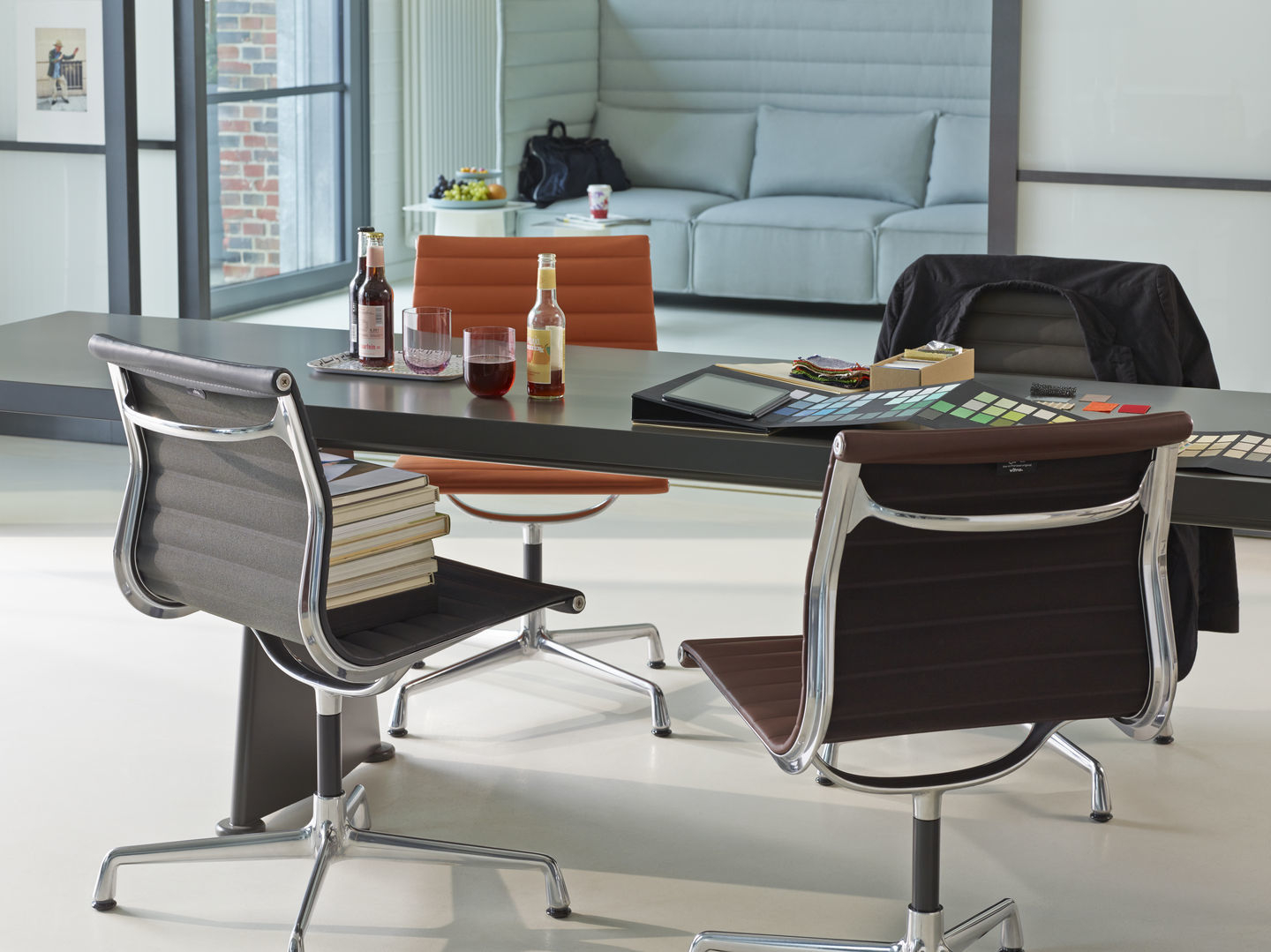 Aluminium Chair EA 101 / EA101 Stuhl Vitra