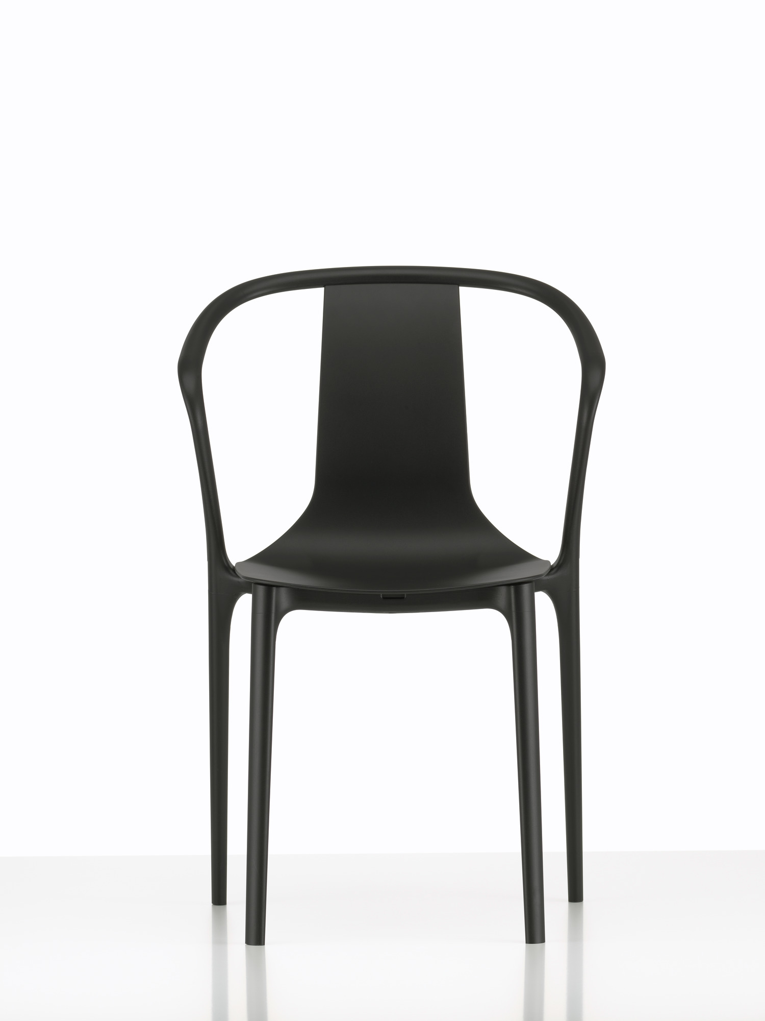 Belleville Chair von Vitra, tiefschwarzer Kunststoffstuhl für Esszimmer und Wohnbereich.