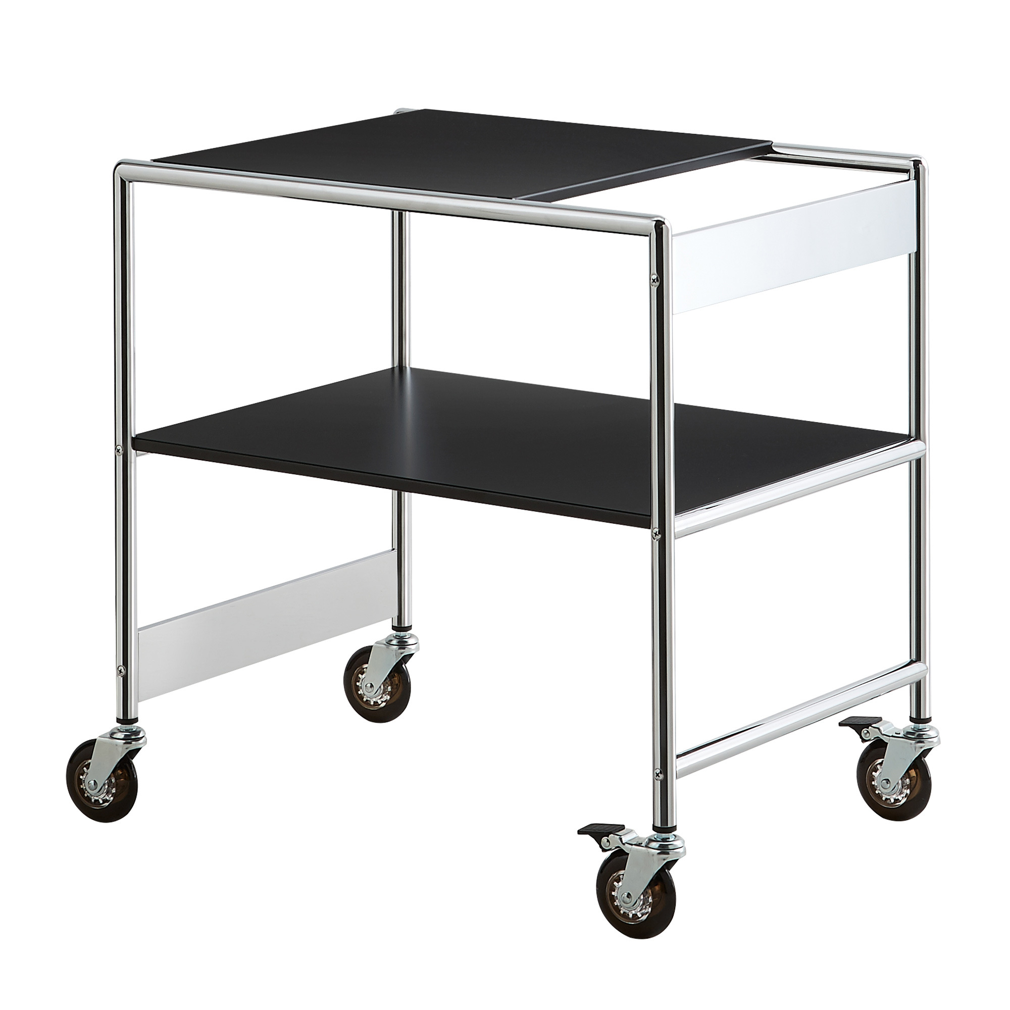 Schwarzer Servierwagen mit zwei Ablageflächen und Chromgestell auf Rollen.