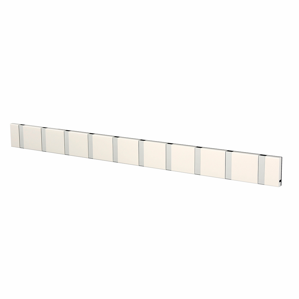 Weiße Knax Wandgarderobe mit zehn Haken, waagerecht montiert, für Flur und Garderobe.