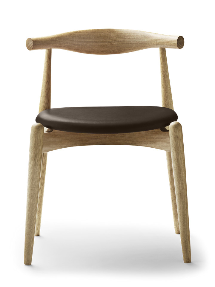 CH20 Elbow Stuhl gepolstert Carl Hansen & Søn gestell eiche geseift sitz leder thor 325