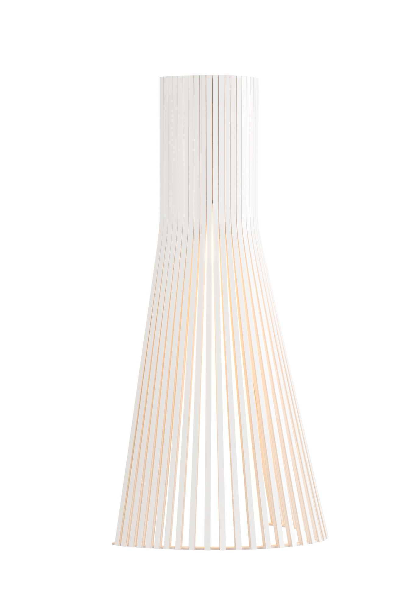 Weiße Secto Design Wandleuchte 4230 LED aus Holz, modernes skandinavisches Design für Innenräume.