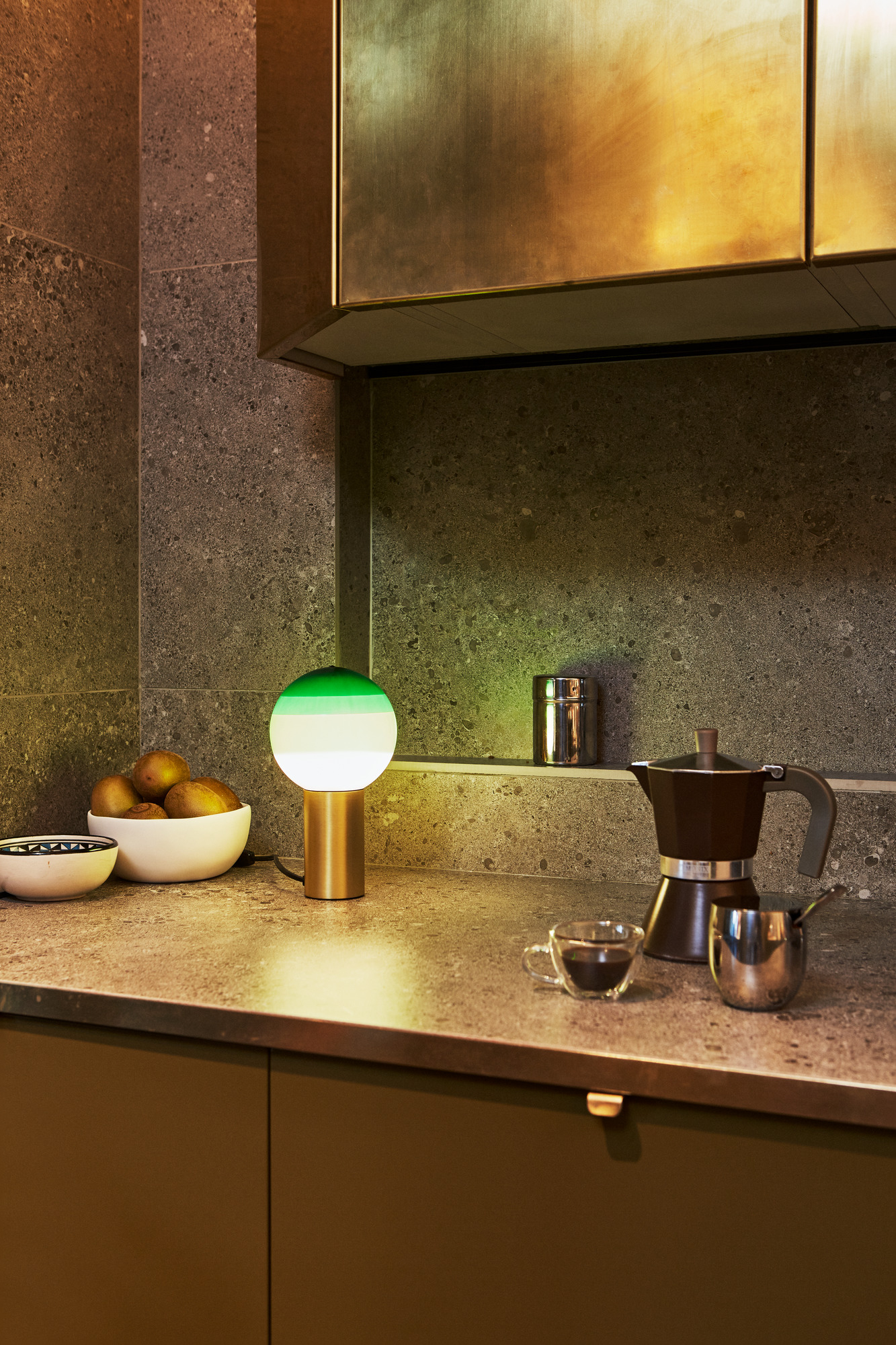 Dipping Light S LED Tischleuchte Marset Grün - Messing