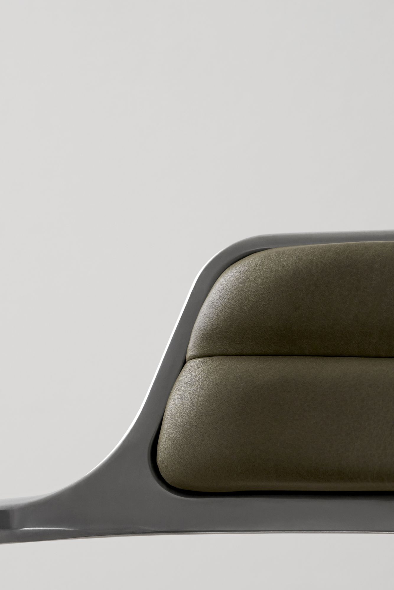 VIPP452 Swivel Stuhl mit Gleitern grünes Leder Vipp VIPP452 Swivel Stuhl mit Gleitern grünes Leder Vipp