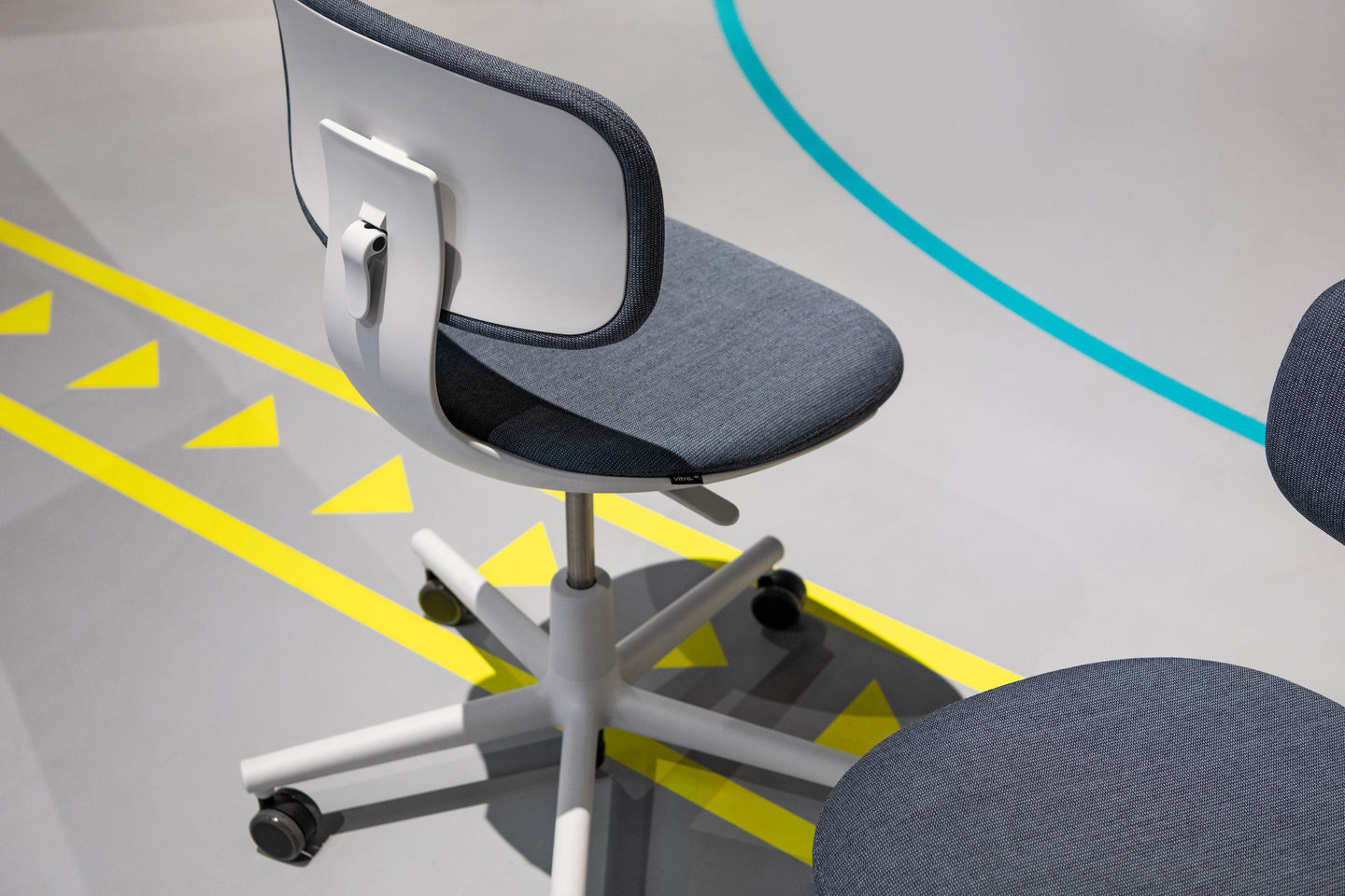 Rookie Bürodrehstuhl Vitra Plano schwarz