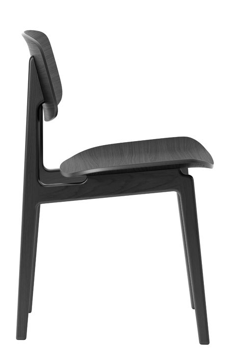 Seitenansicht des NY11 Dining Chair Stuhls von Norr11, Eiche schwarz, für Esszimmer und Küche.