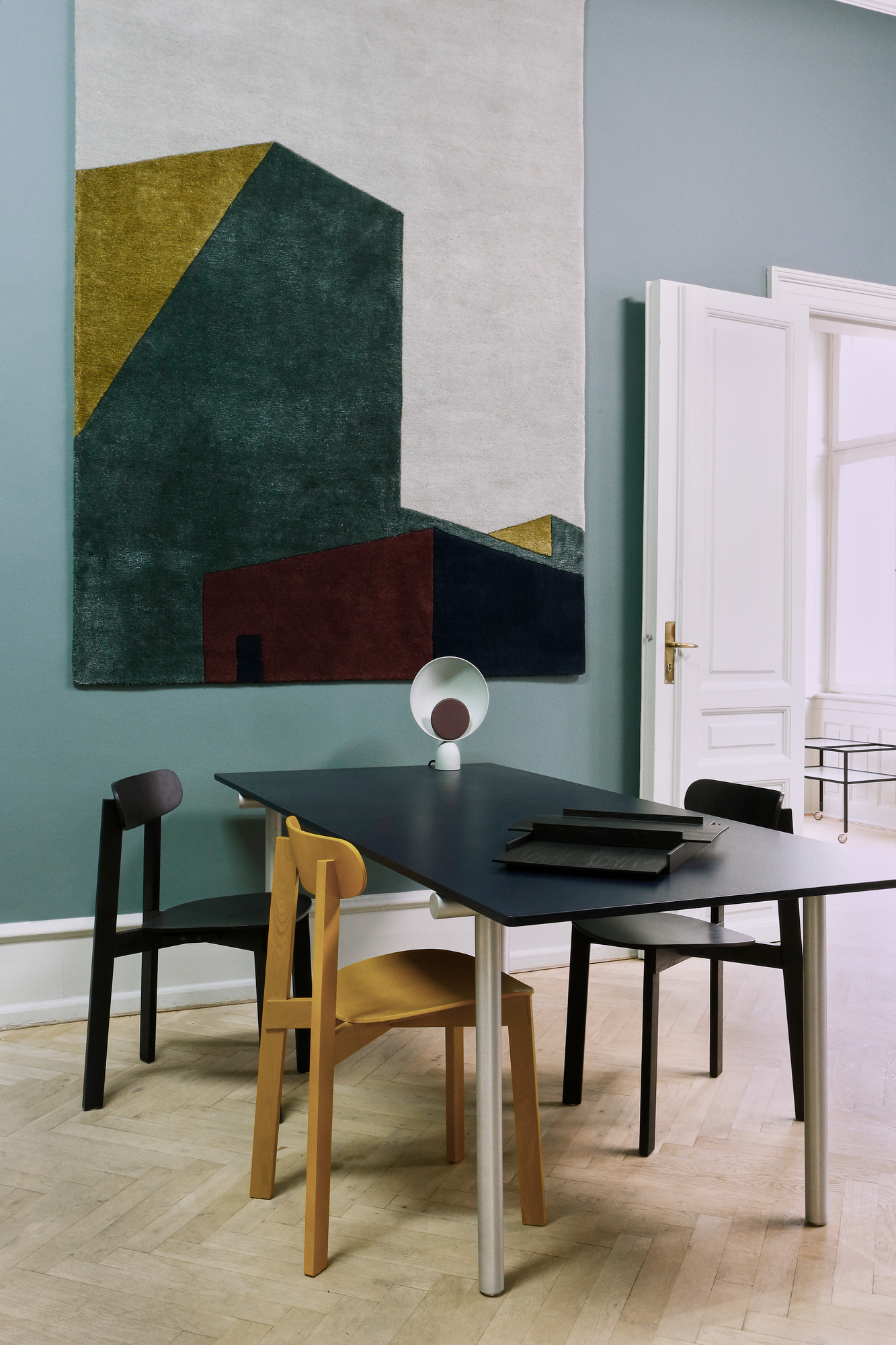 Arqui Teppich 1 300x200 Please Wait to be Seated