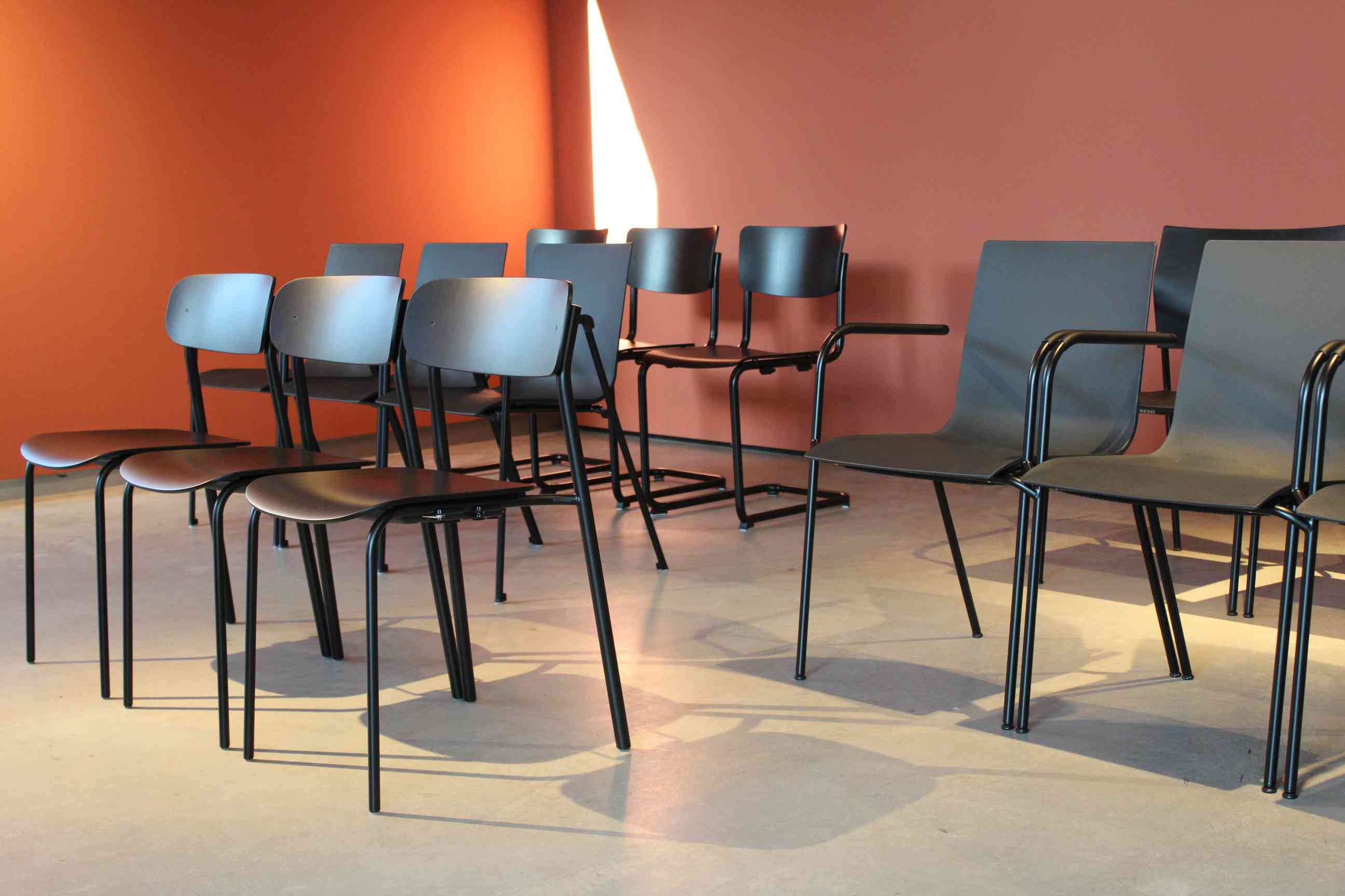 S 243 / S243 Stahlrohr Stuhl OLIVGRÜN Thonet EINZELSTÜCK