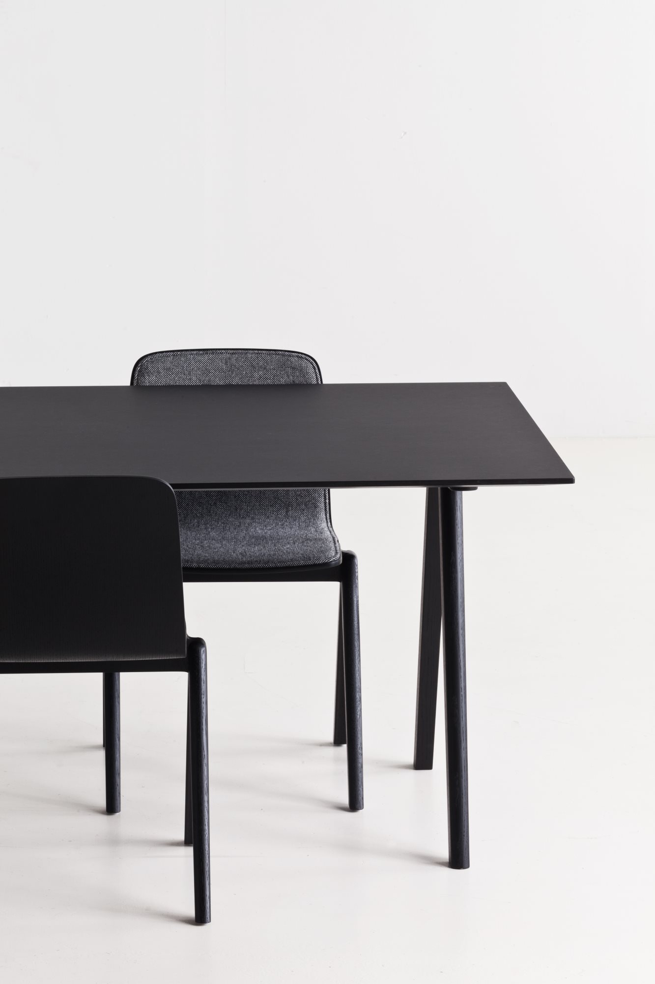 Copenhague Table CPH 10 Tisch Hay Eiche wasserbasierter lack / Platte Linoleum off white MDF Kante