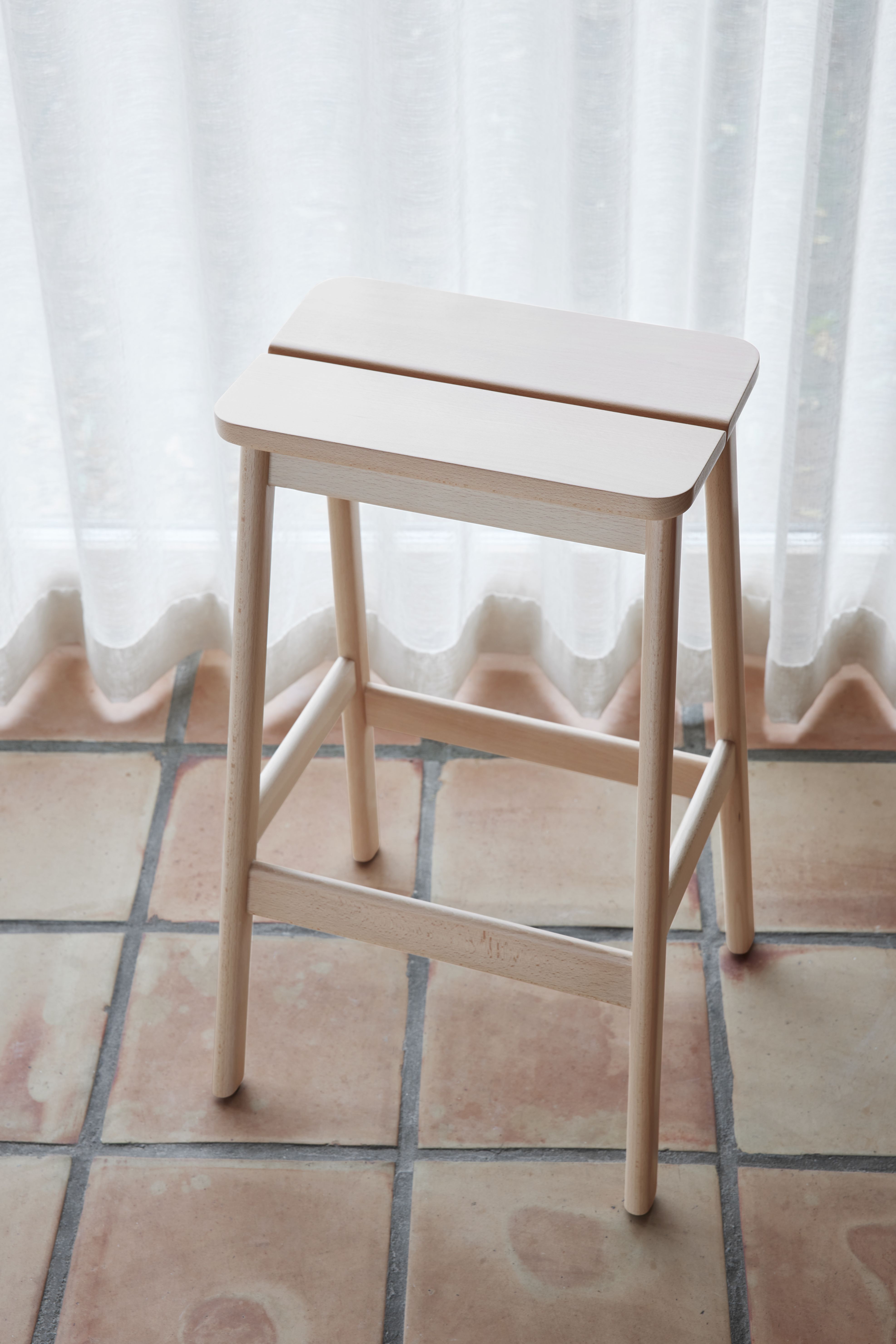 Angle Standard Barhocker Form & Refine