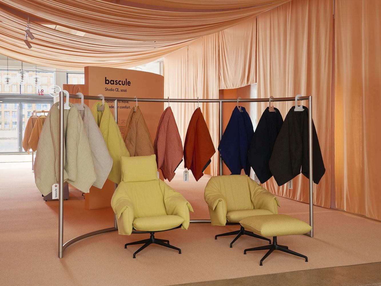 Bascule Highback Sessel mit Ottoman Vitra