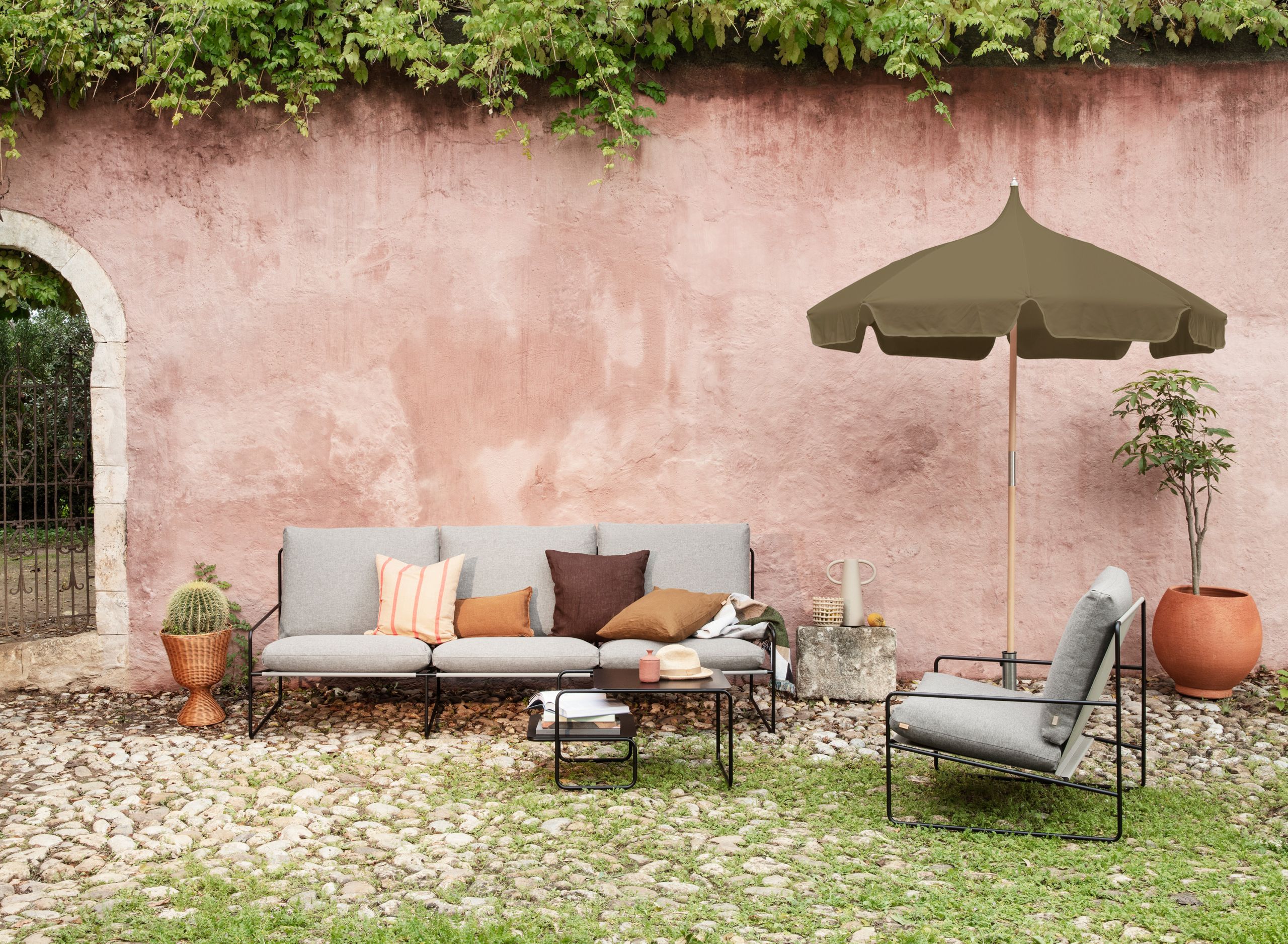 Desert 1- Sitzer Outdoor Sessel Gestell Schwarz Ferm Living 