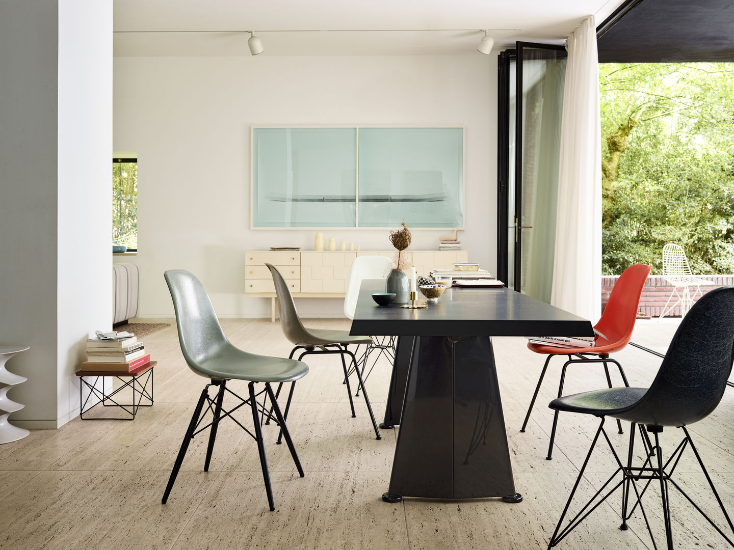 Eames Fiberglass Chair DSW Stuhl Vitra