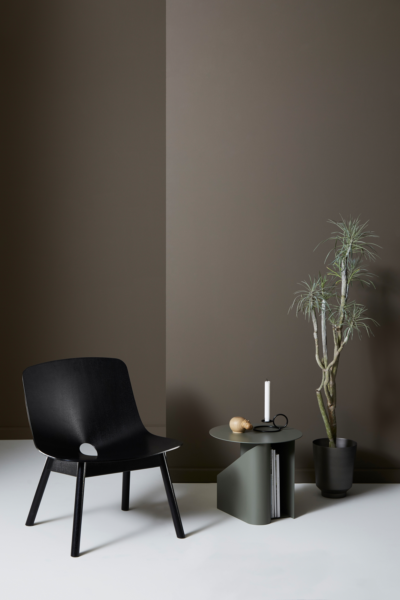 Sentrum Side Table Beistelltisch Staubiges grün Woud EINZELSTÜCK