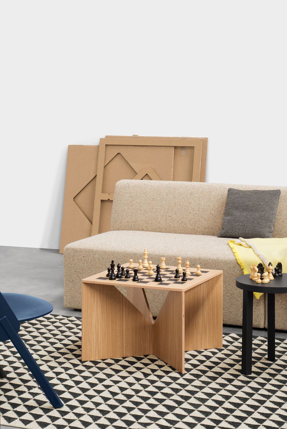 FK04 Calvert Chess Couchtisch Eiche e15