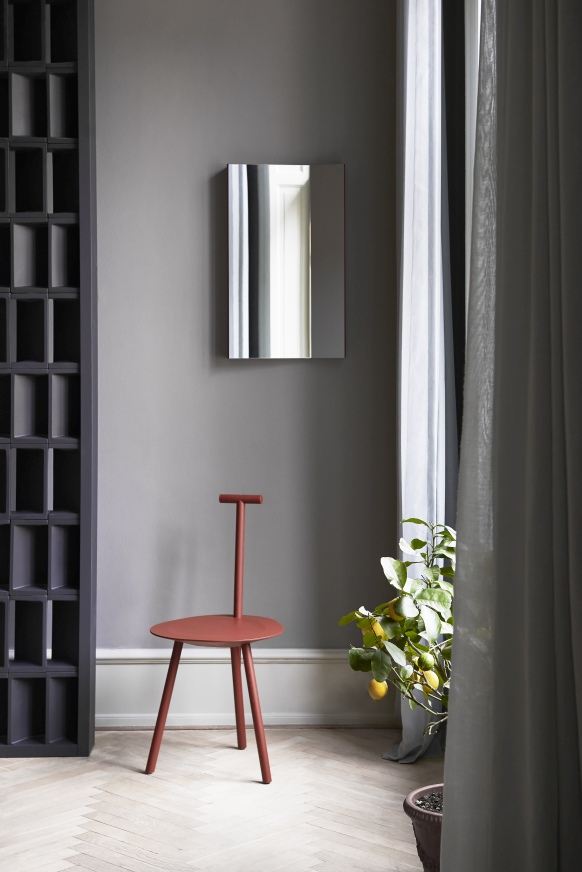 Mimesis Mirror Spiegel Please Wait to be Seated