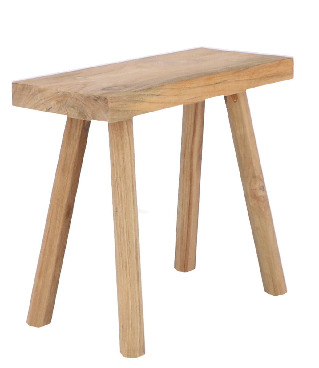 Milo Hocker von Jan Kurtz, ein kleiner, rechteckiger Outdoor Hocker aus hellem Holz.