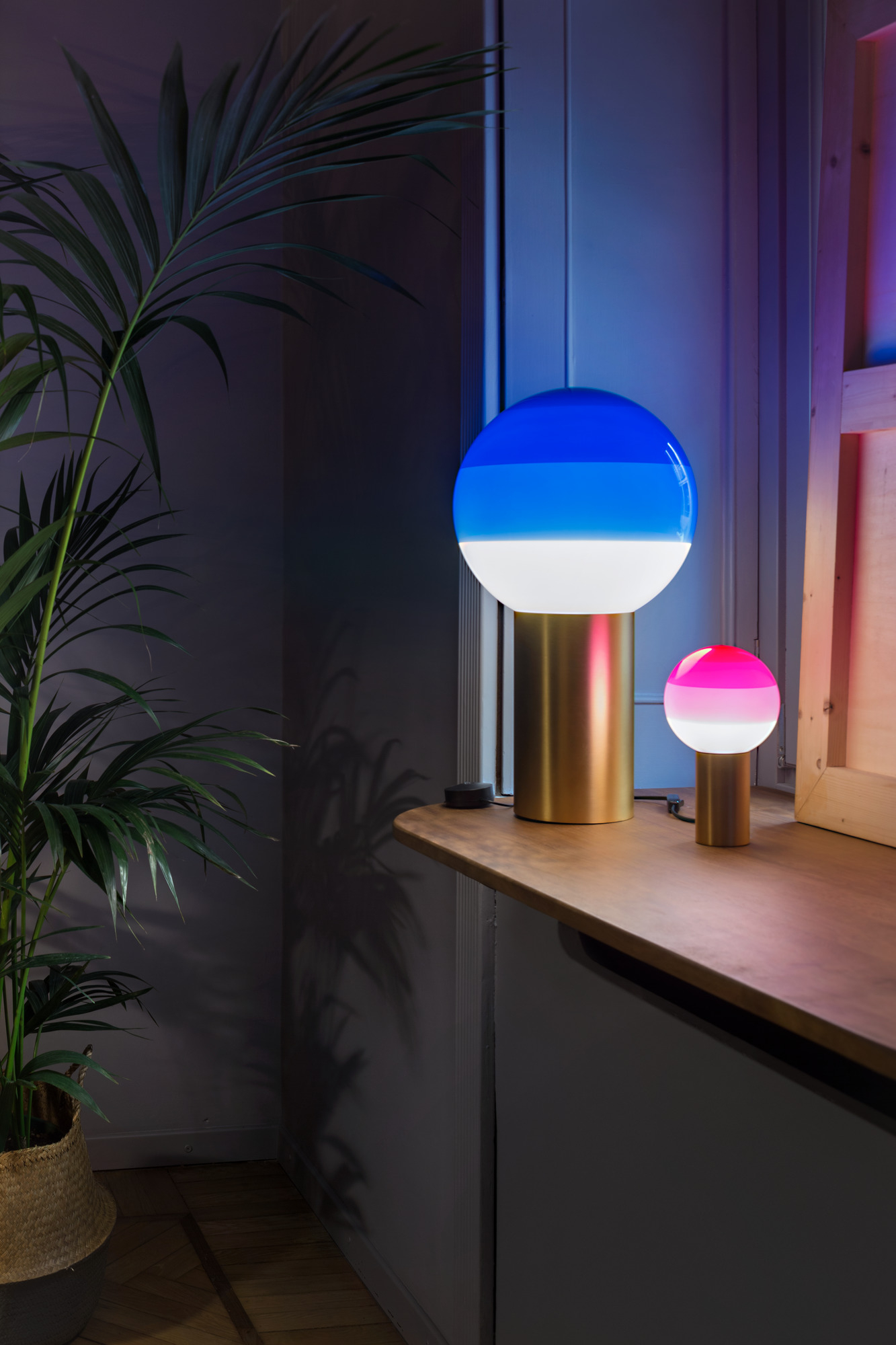 Dipping Light M LED Tischleuchte Marset Bernstein - Messing