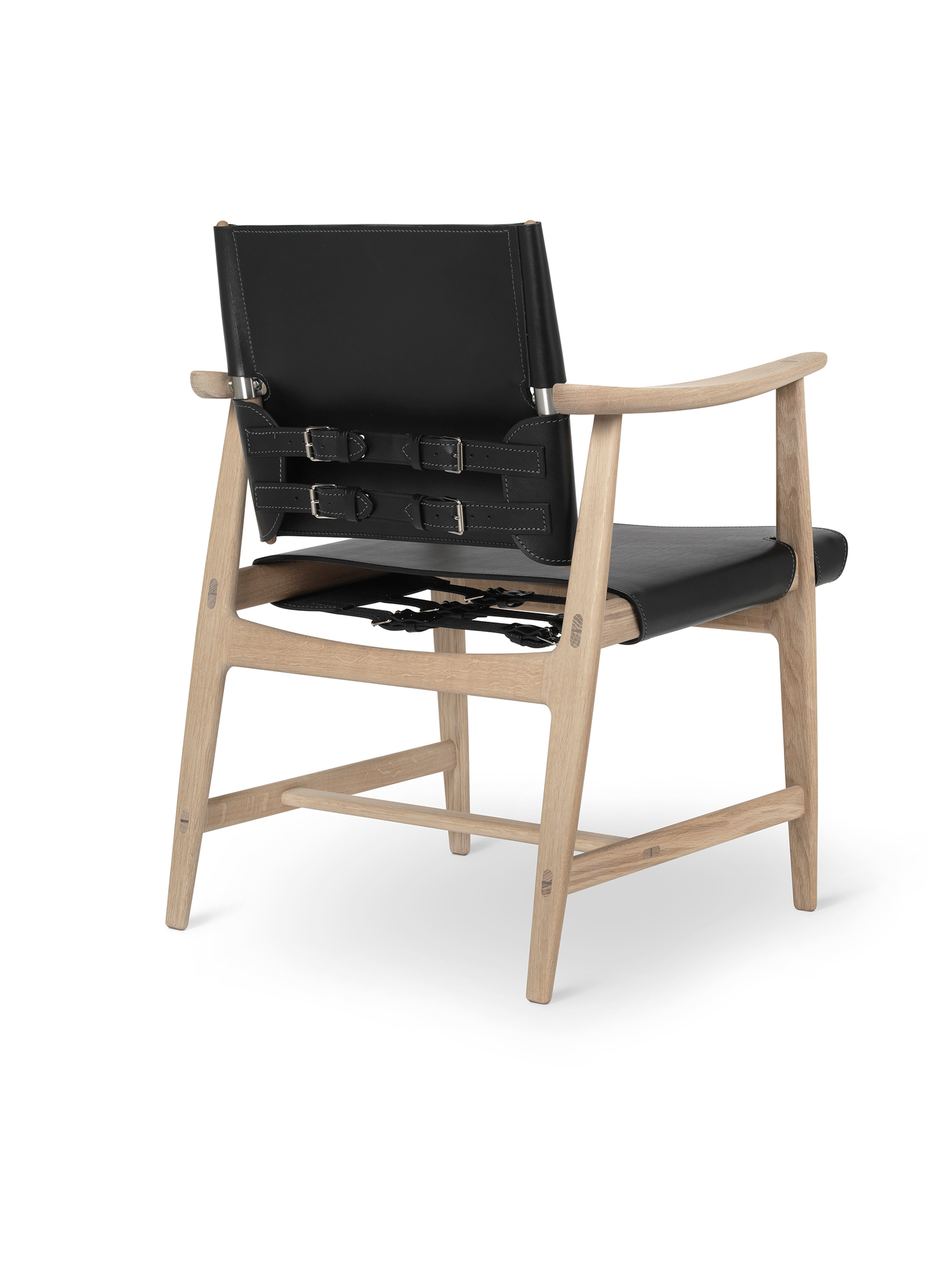 Huntsman Chair: Holzstuhl mit schwarzem Leder und Eiche Weißöl von Carl Hansen.