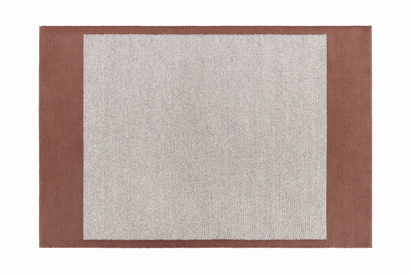 Quadratischer Mangas Outdoor Rug Teppich Gan in Beige und Braun, ideal für Terrasse und Garten.